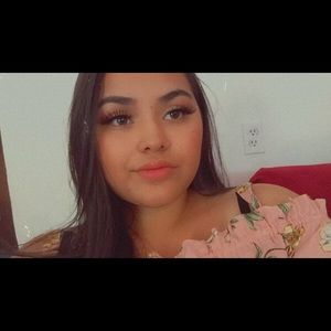 Meet your Posher, Anahi